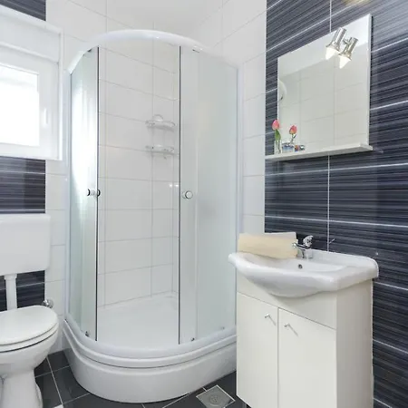 Apartament Marinovic *