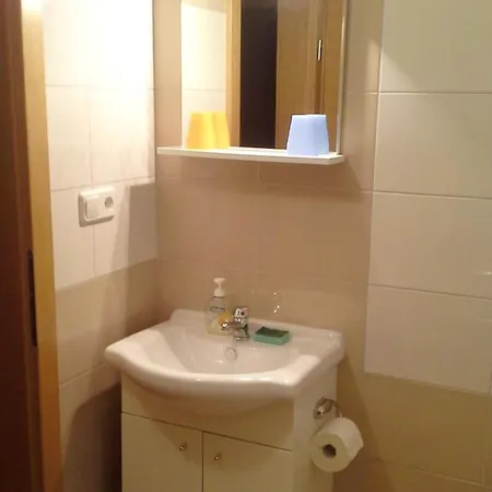 Apartament Marinovic *